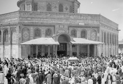 Besuch von Nahas Pasha auf dem Felsendom, 1943 von Unbekannt Unbekannt